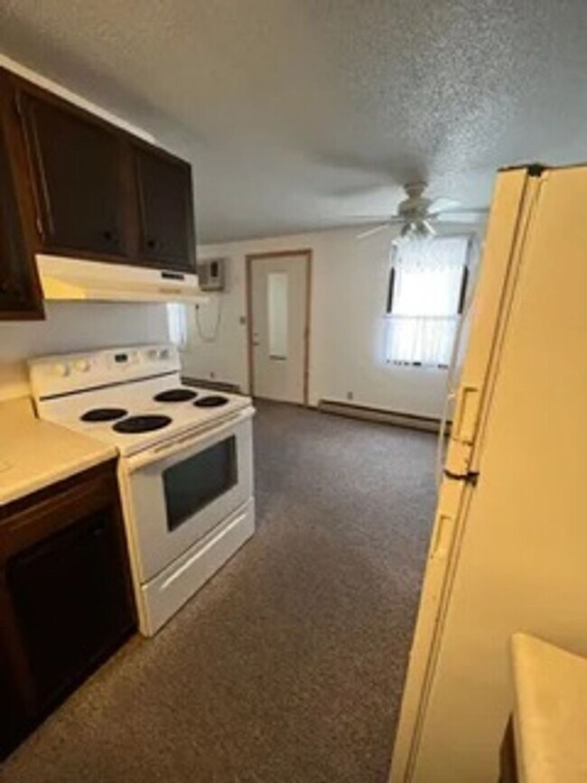 Building Photo - 102 Rob Roy Ln
