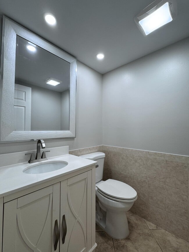 Building Photo - 602 Saxony Ln