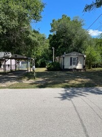 Building Photo - Available 8/6