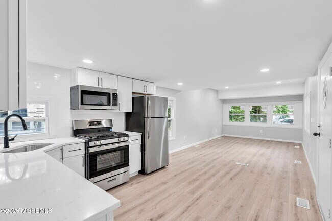 Building Photo - 56 Marcia Memorial Cir