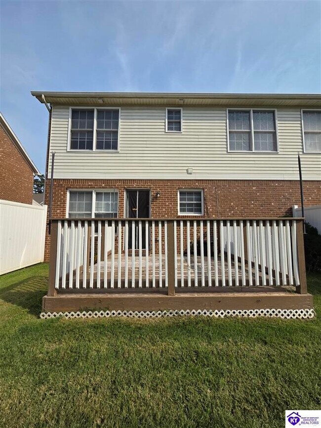 Building Photo - 587 S Atcher St