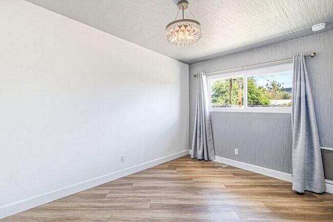 Building Photo - Remodeled 2 Bedroom Home with Charming Outdoor Space