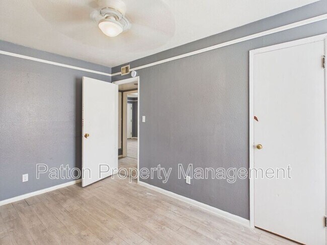 Building Photo - 2711 Duncan Dr