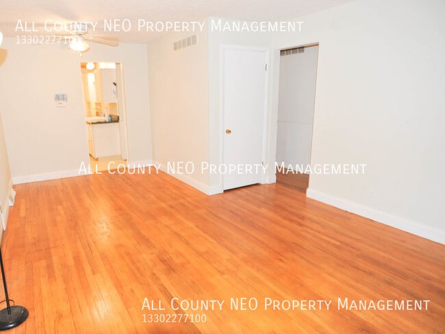 Building Photo - 1155 Madrid Dr