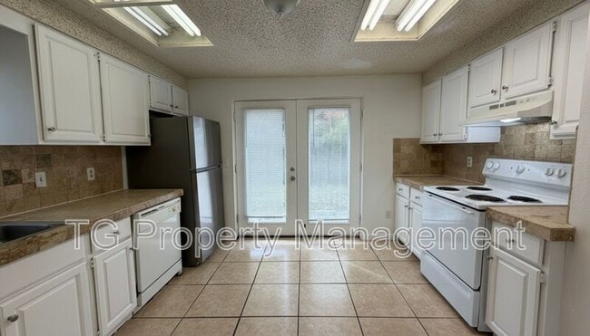 Building Photo - 1842 Paine Ave