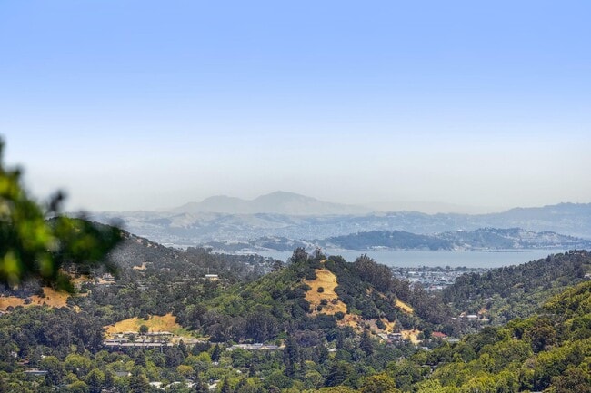 Building Photo - 85 Ridge Rd