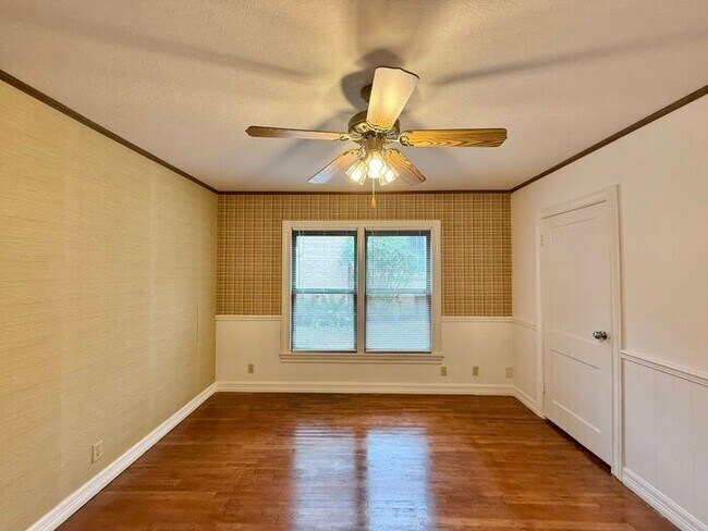 Building Photo - Tour Today! 3 Bed 2 Bath in Tyler!