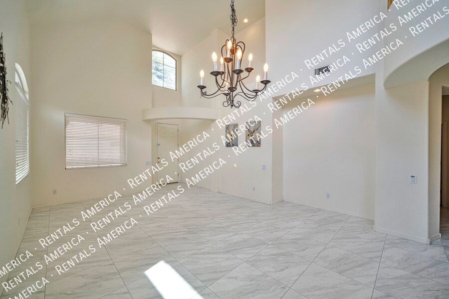 Building Photo - 12920 N Salt Cedar Dr