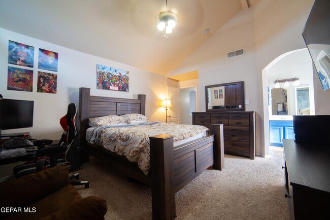 Building Photo - 13260 Emerald Creek Dr