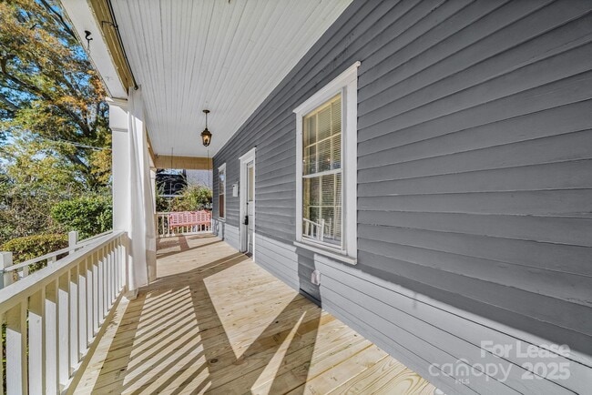 Building Photo - 813 E 35th St