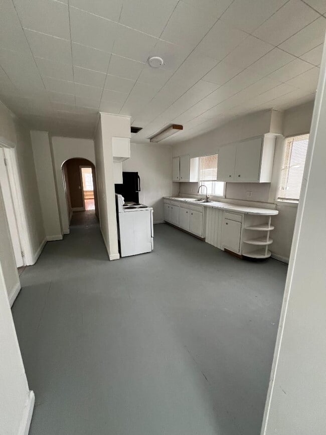 Building Photo - 1723 Maine St