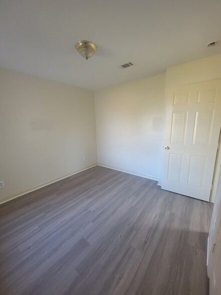 Building Photo - 3813 Lydia St