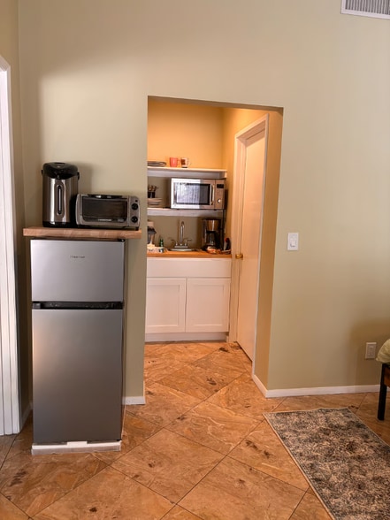 Building Photo - 2430 Bessemer St