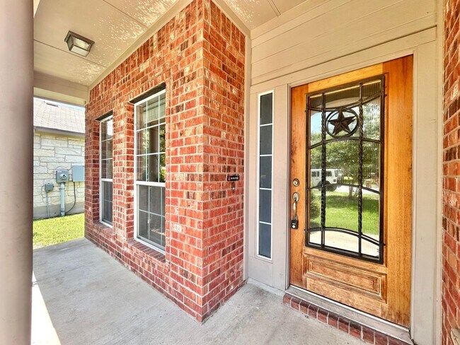 Building Photo - Beautiful & Spacious 3BR/2.5BA One-Level H...