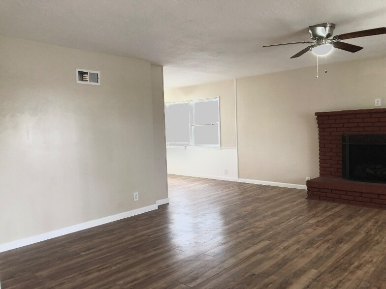 Building Photo - 5818 Pickering Ave