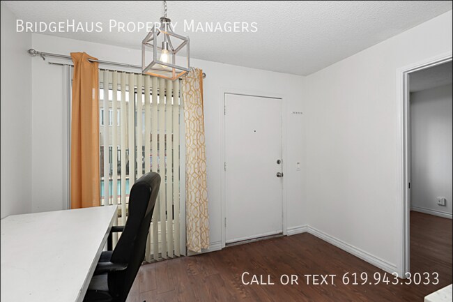 Building Photo - Make This 2 Bedroom Unit In Sunny Lakeside...