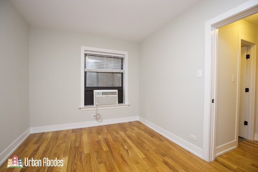 Building Photo - 556 W Arlington Pl