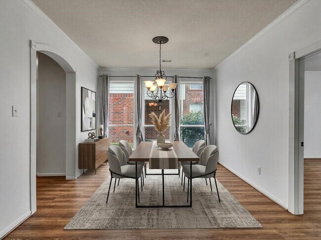 Building Photo - 9915 Valance Way