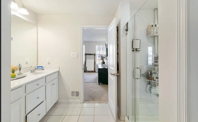 Building Photo - 6907 Stoddert Ln