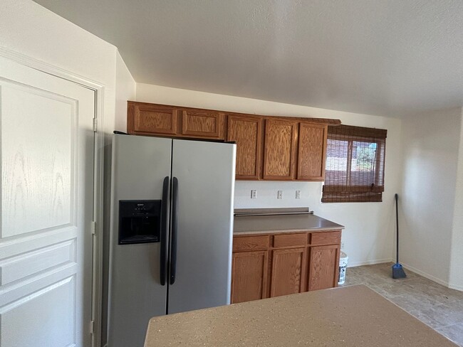 Building Photo - 2640 E Silversmith Trail