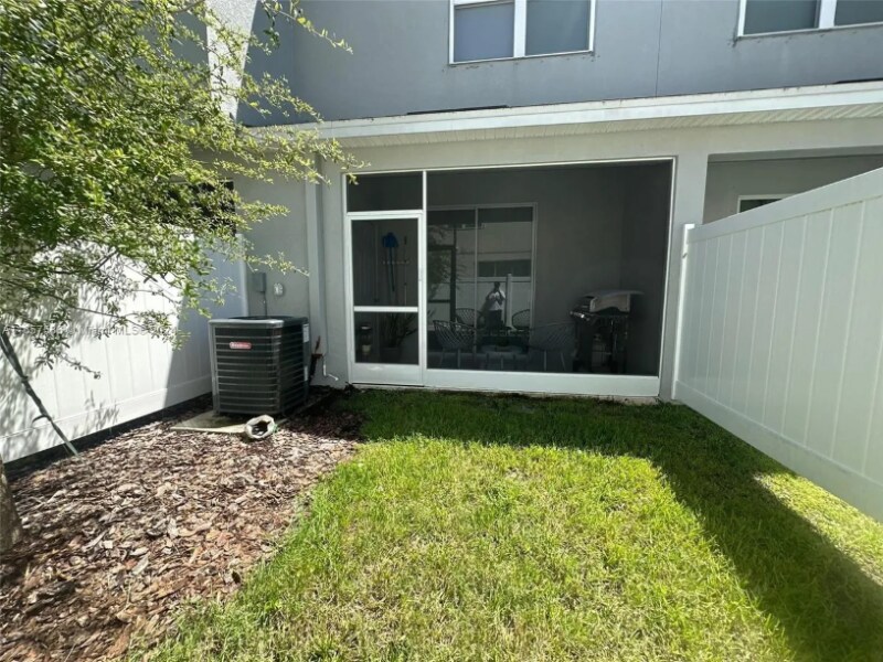 Building Photo - 6220 Fairmont Ln