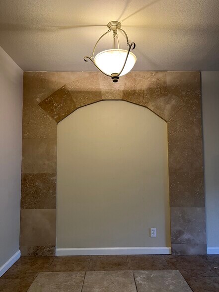 Building Photo - 4081 Clayton Rd