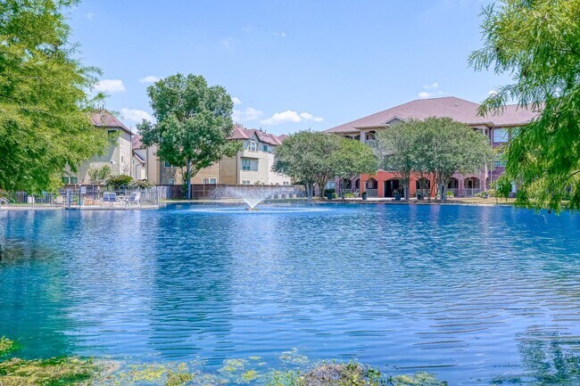 Building Photo - 2803 Kings Crossing Dr