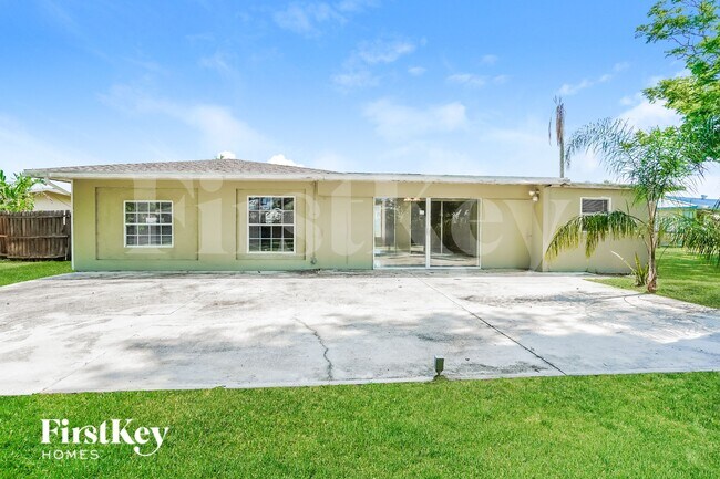 Building Photo - 1802 Ridgecrest St