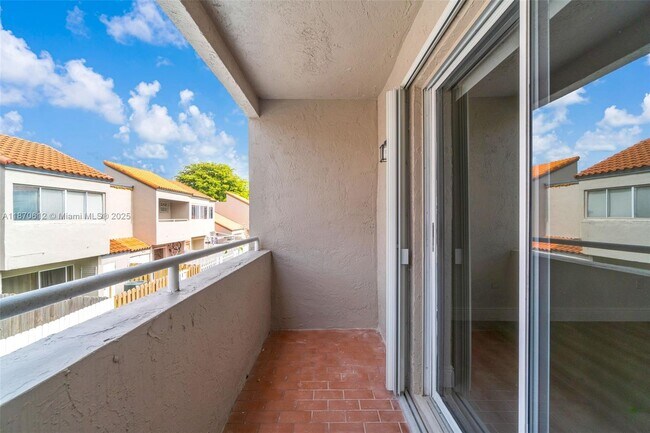 Building Photo - 6514 SW 128th Pl
