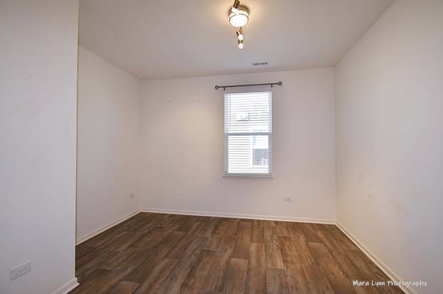 Building Photo - 325 Sussex Ln