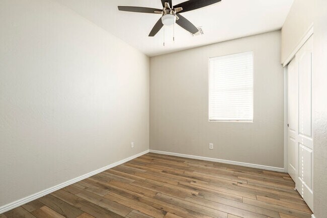 Building Photo - 3 bedroom Home!!