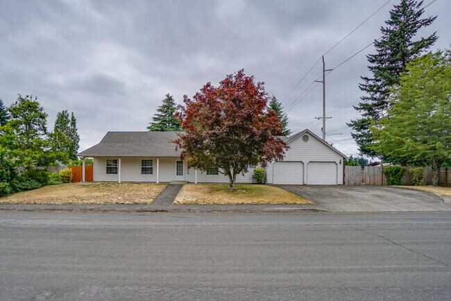 Primary Photo - LARGE THREE BEDROOM HOME WITH RV /BOAT PAR...