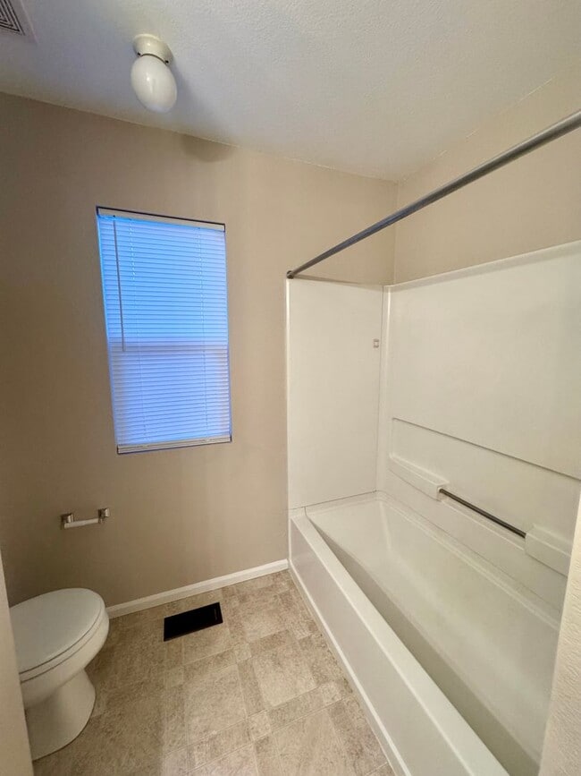 Building Photo - 3 Bedroom Home in Peyton