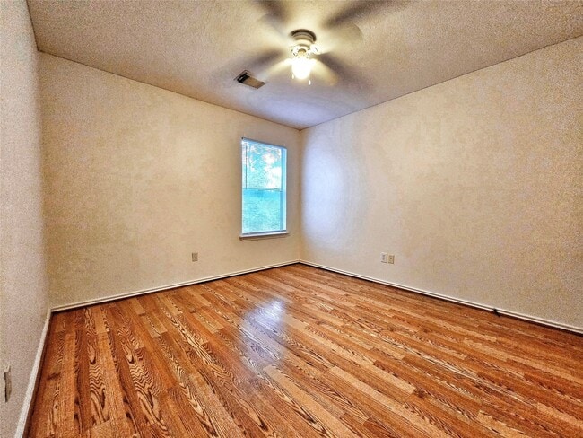 Building Photo - 127 Anise Tree Pl