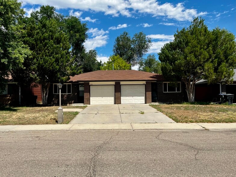 Primary Photo - 216 E Saint Clair Ave