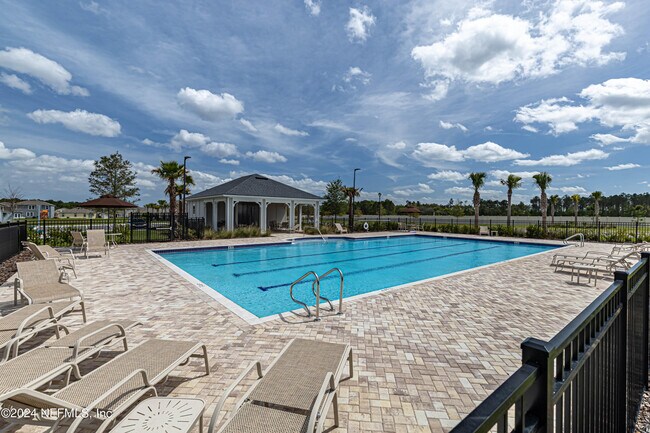 Building Photo - 3474 Cliffside Way