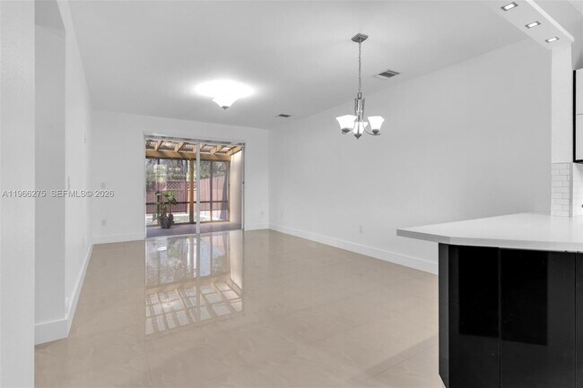 Building Photo - 30 SE 6th Rd