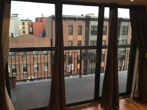 Building Photo - 700 1st St