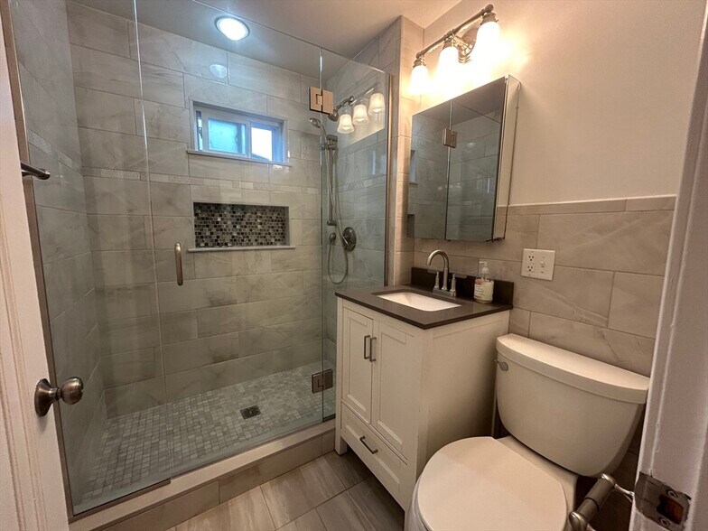 Building Photo - 23 Webster St