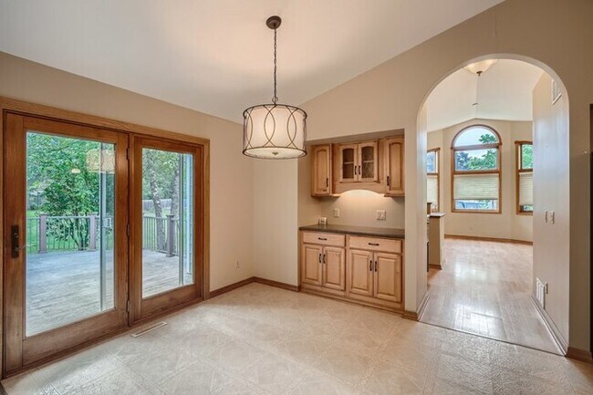 Building Photo - 740 Windmill Court, Eagan, MN, 55123