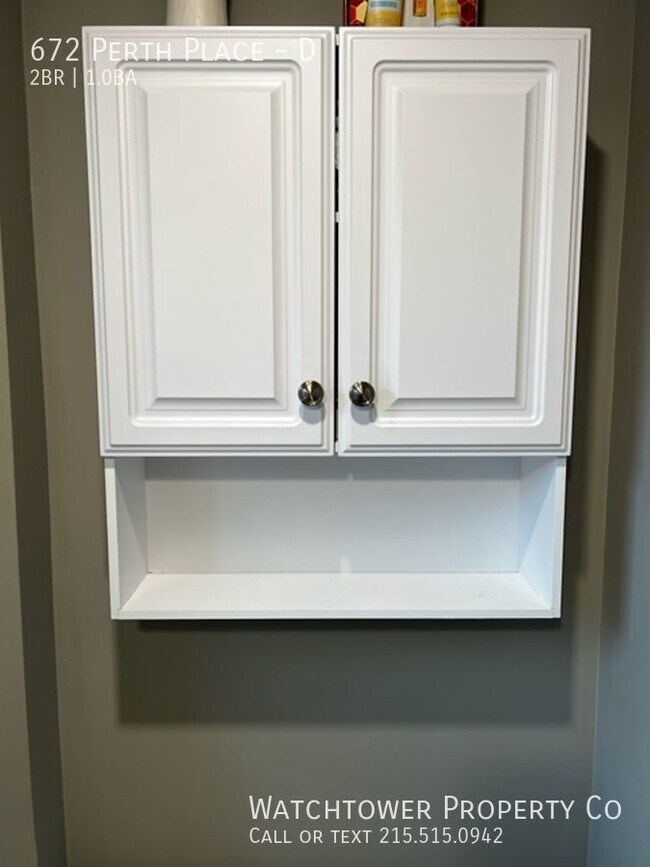 Building Photo - 672 Perth Pl