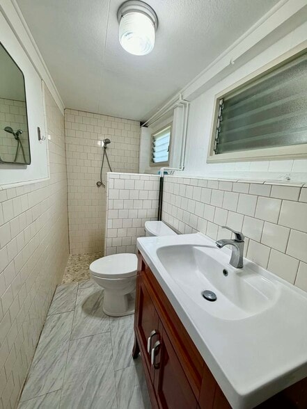 Building Photo - 1576 Elua St