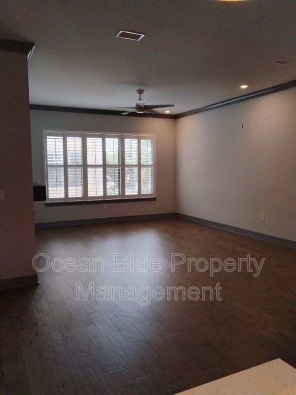 Building Photo - 3421 W Horatio St