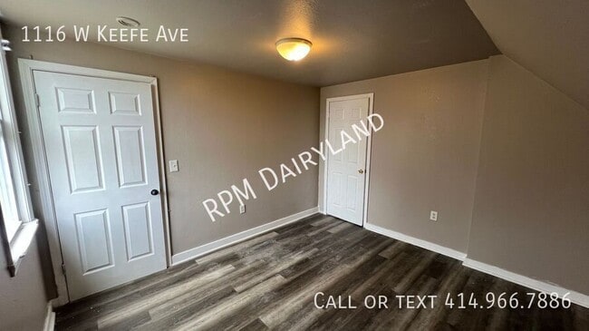 Building Photo - 1116 W Keefe Ave