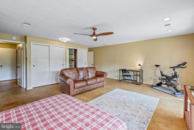 Building Photo - 7261 Dockside Ln