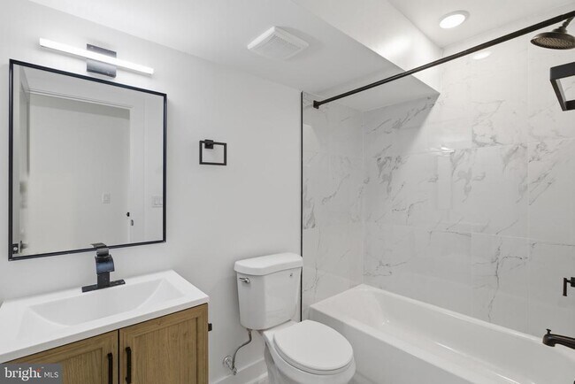 Building Photo - 4021 Brown St
