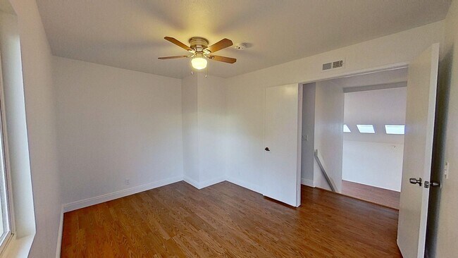 Building Photo - 24652 Vía Raza