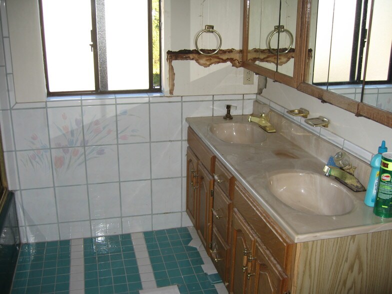 Building Photo - 409 Dellbrook Ave