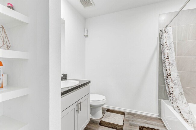 Building Photo - 5122 Sequoia Hts Ln