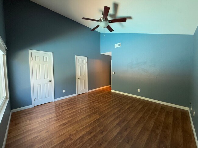Building Photo - Gorgeous 3B/2BA House w/ Swimming Pool, A/...